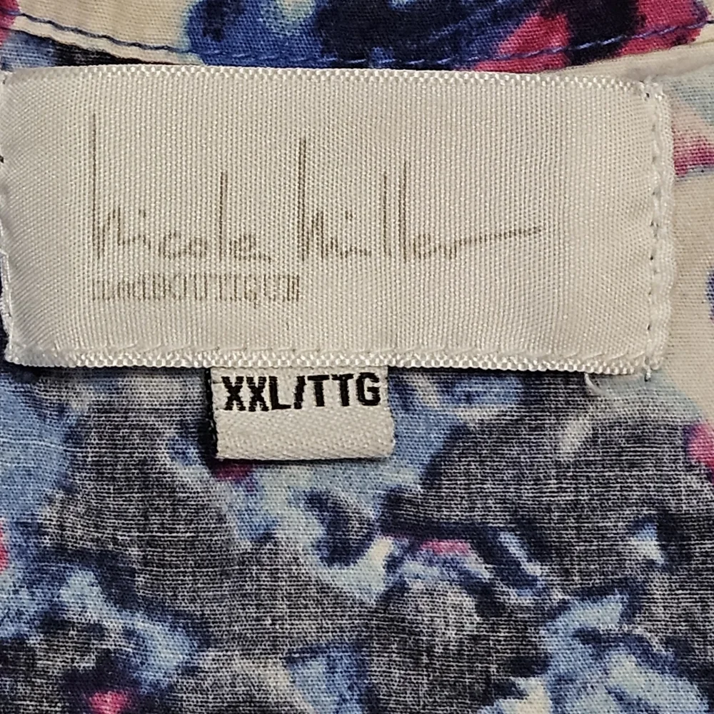 Nicole Miller Scrub Top - Picture 10 of 16